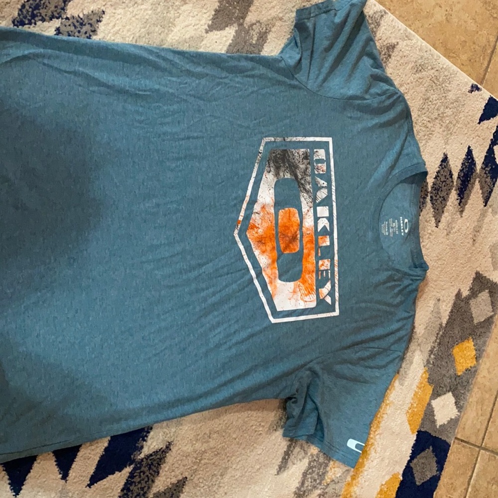 Oakley Tee shirt
